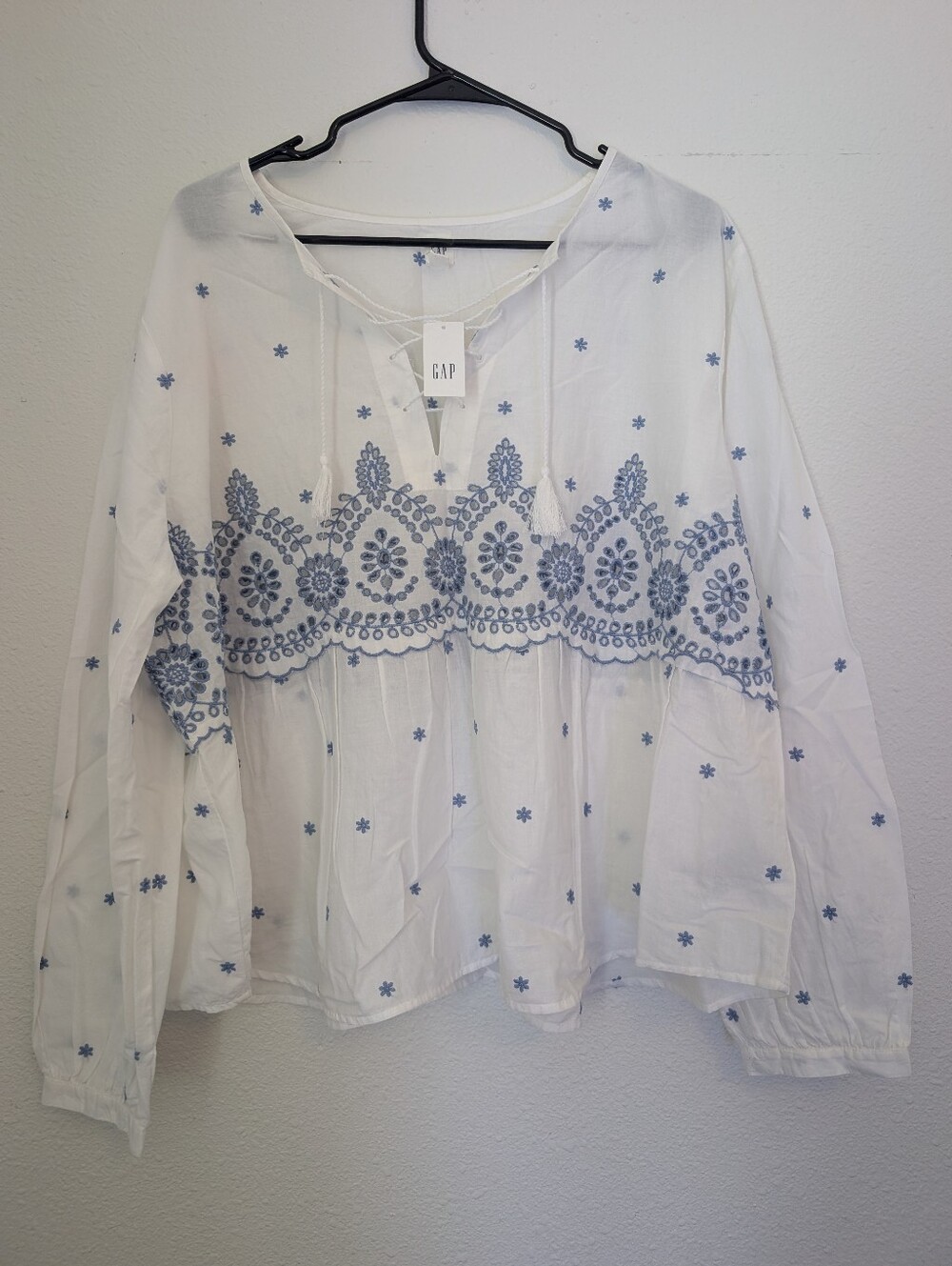 GAP White Tunic Blouse with Light Blue Embroidery